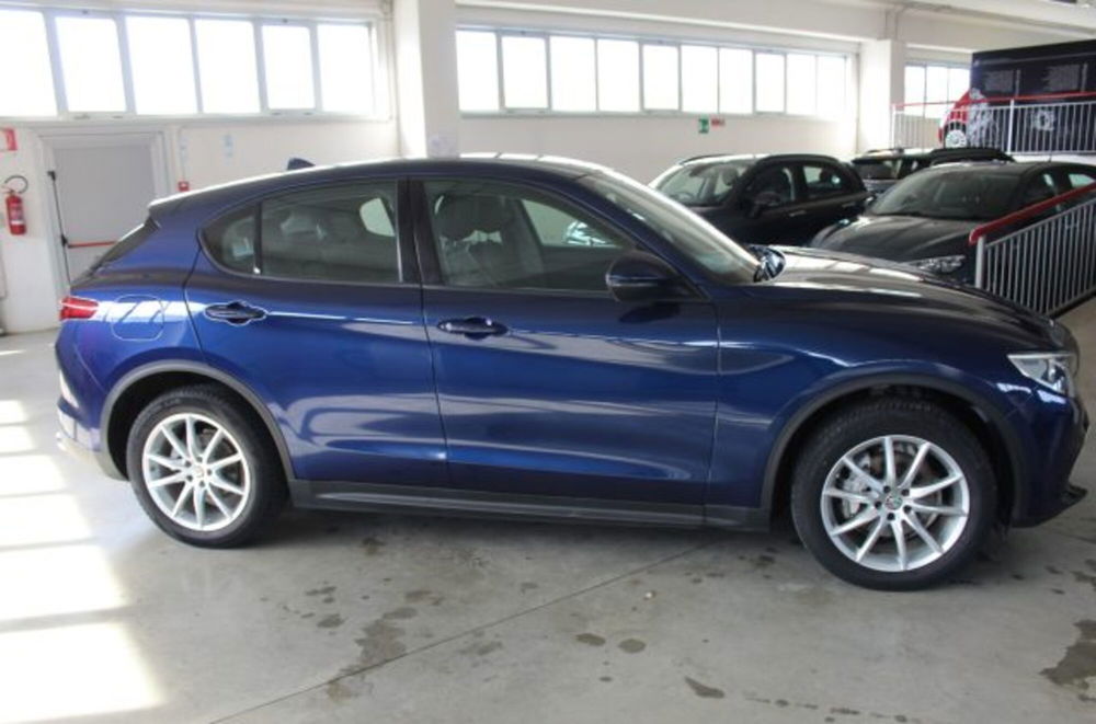 Alfa Romeo Stelvio usata a Terni (6)