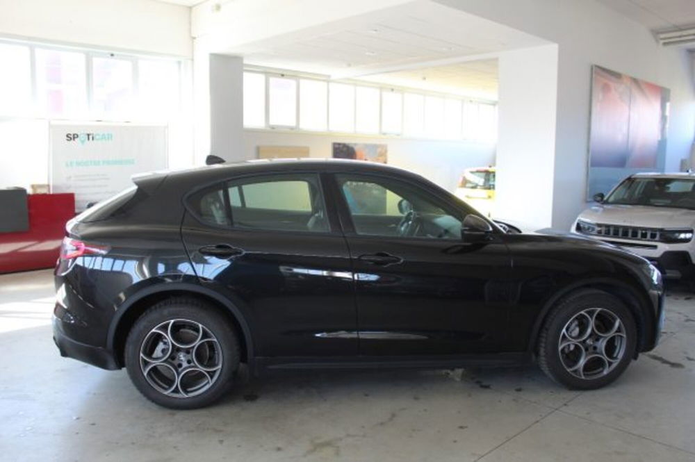 Alfa Romeo Stelvio usata a Terni (6)