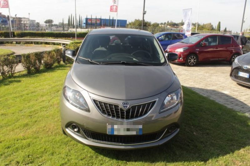 Lancia Ypsilon 1.0 FireFly 5 porte S&amp;S Hybrid Ecochic Silver  del 2022 usata a Roma