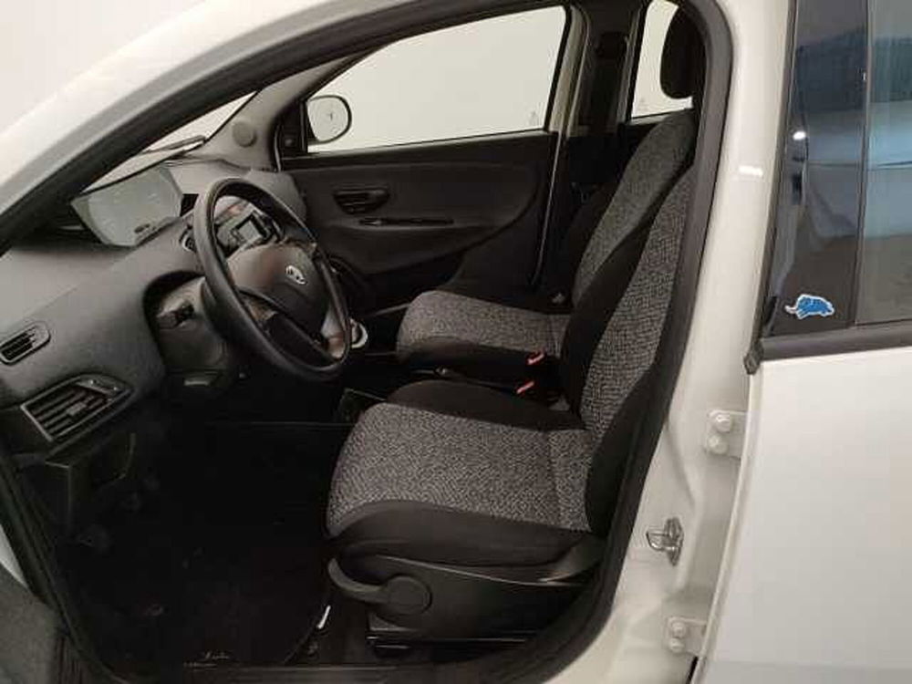 Lancia Ypsilon usata a Varese (9)