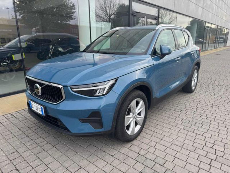 Volvo XC40 T2 Momentum Core  del 2020 usata a Padova