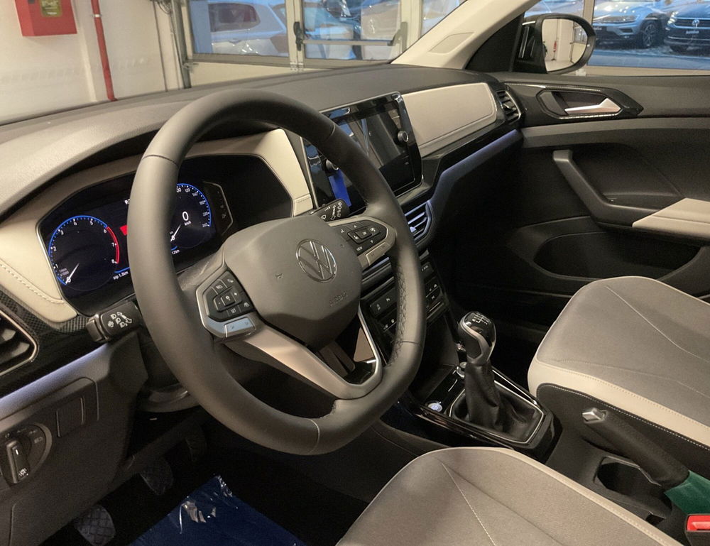 Volkswagen T-Cross nuova a Salerno (16)