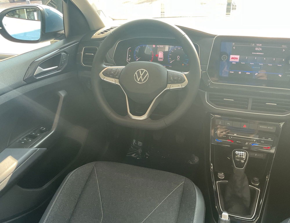 Volkswagen T-Cross nuova a Salerno (17)