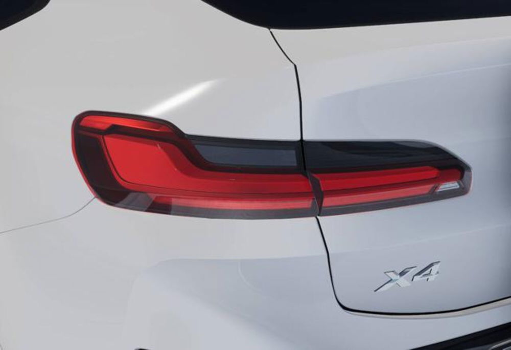 BMW X4 nuova a Modena (9)