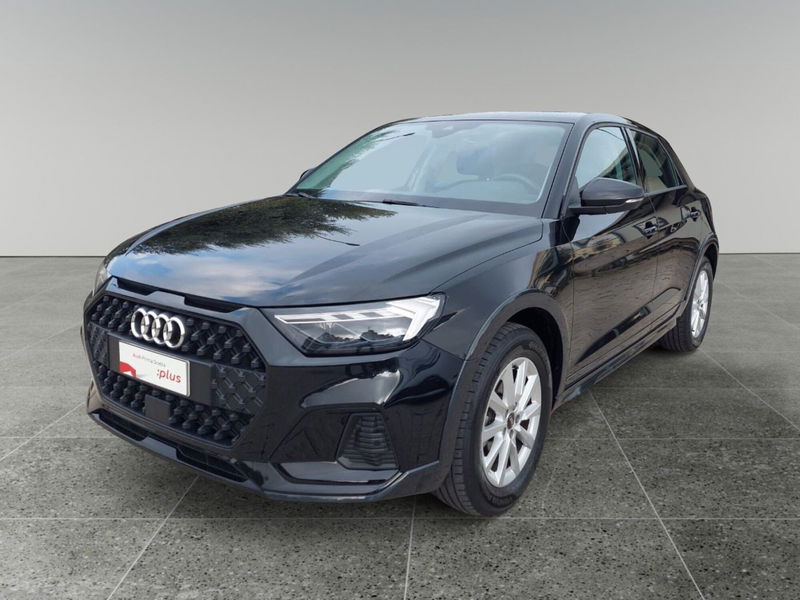 Audi A1 allstreet allstreet 35 TFSI S tronic Identity Contrast  del 2023 usata a Triggiano