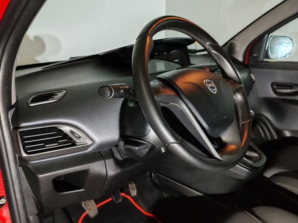 Lancia Ypsilon usata a Torino (10)