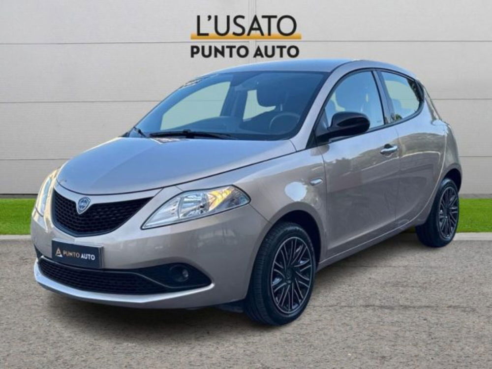 Lancia Ypsilon usata a Ancona