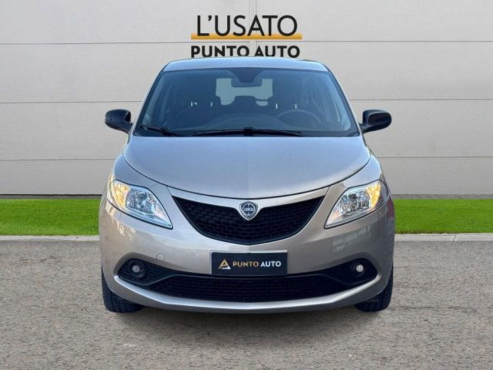 Lancia Ypsilon usata a Ancona (2)