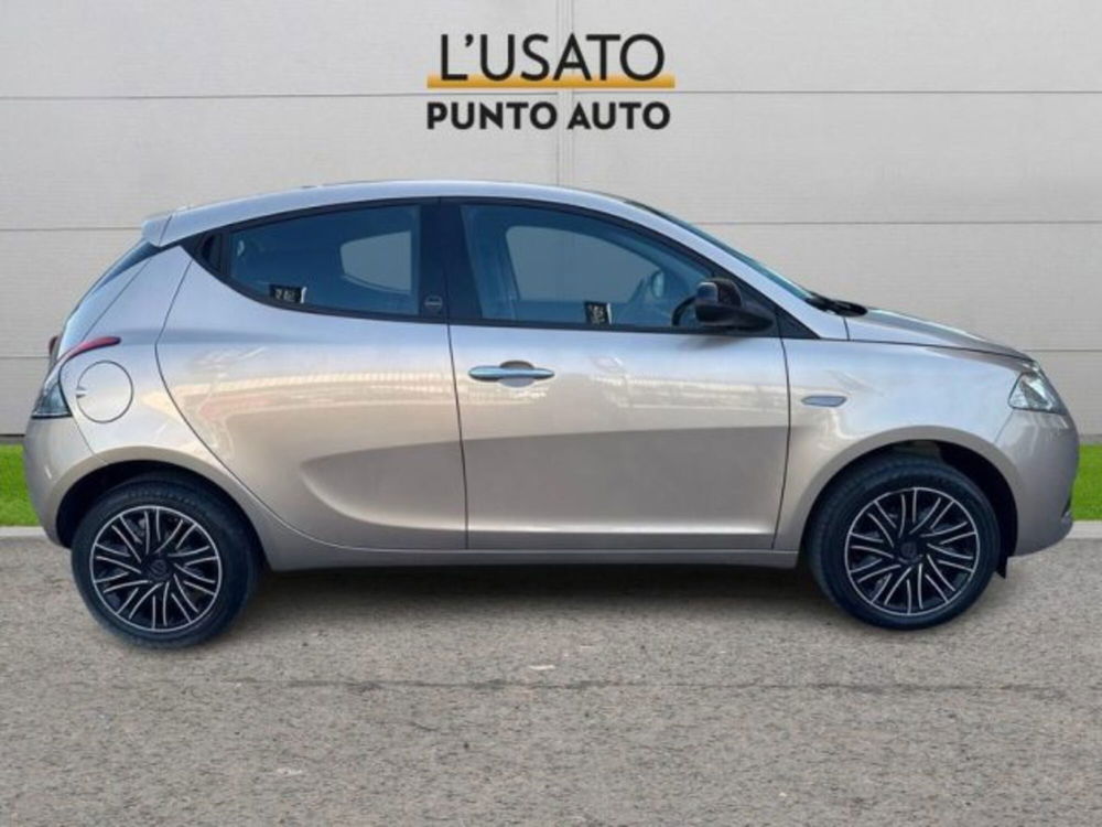 Lancia Ypsilon usata a Ancona (3)