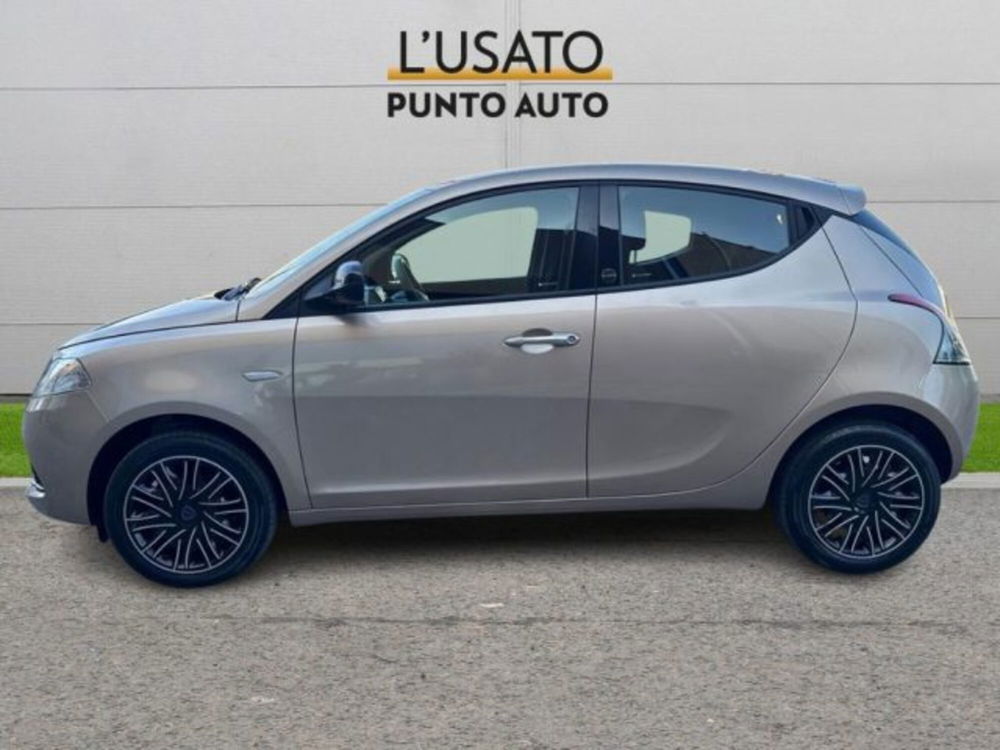 Lancia Ypsilon usata a Ancona (4)