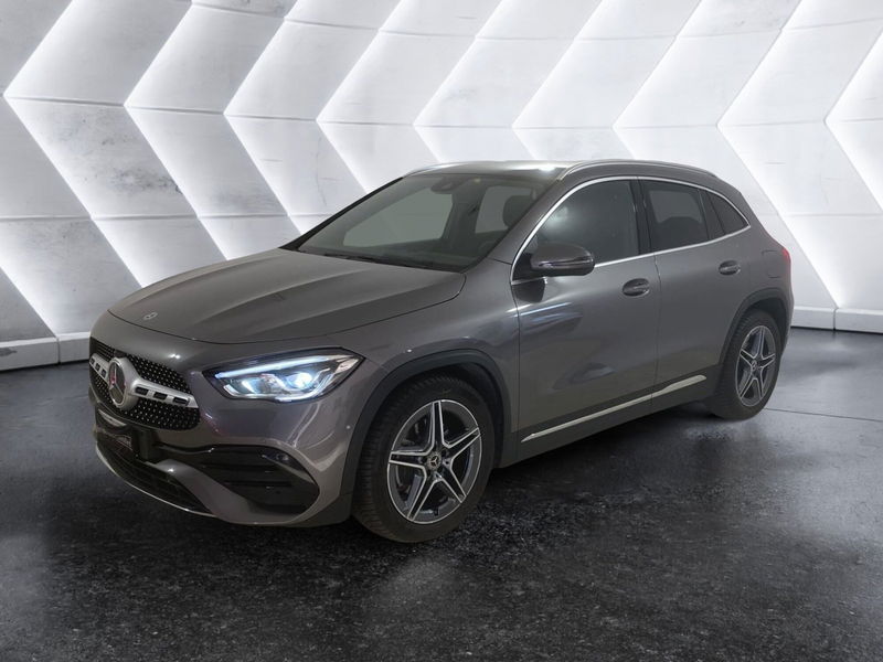 Mercedes-Benz GLA SUV 200 d Automatic Premium del 2020 usata a Napoli