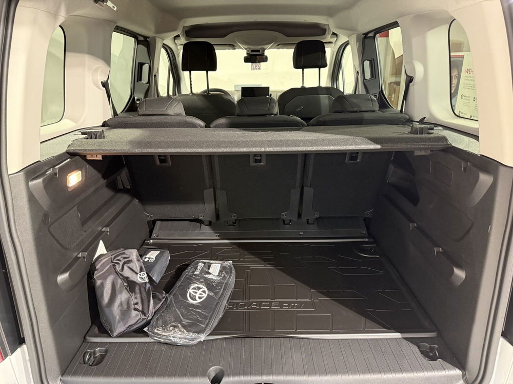 Toyota Proace City Verso nuova a Lecco (11)