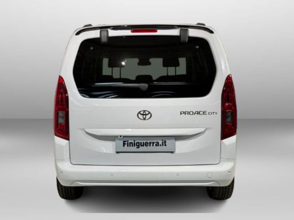 Toyota Proace City Verso nuova a Lecco (5)