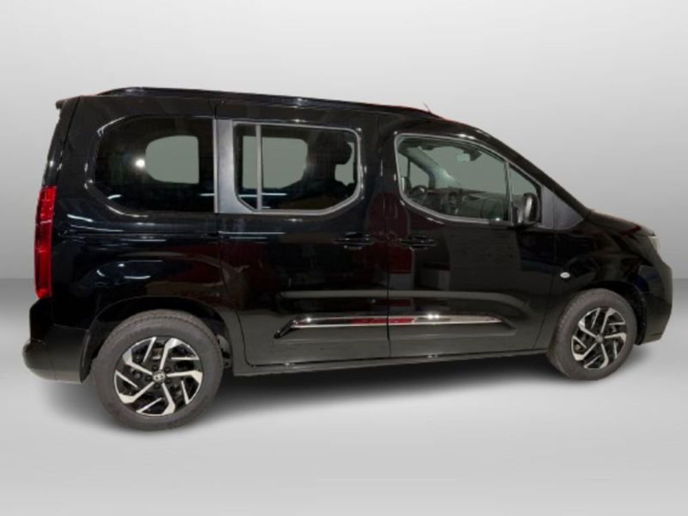 Toyota Proace City Verso nuova a Lecco (6)