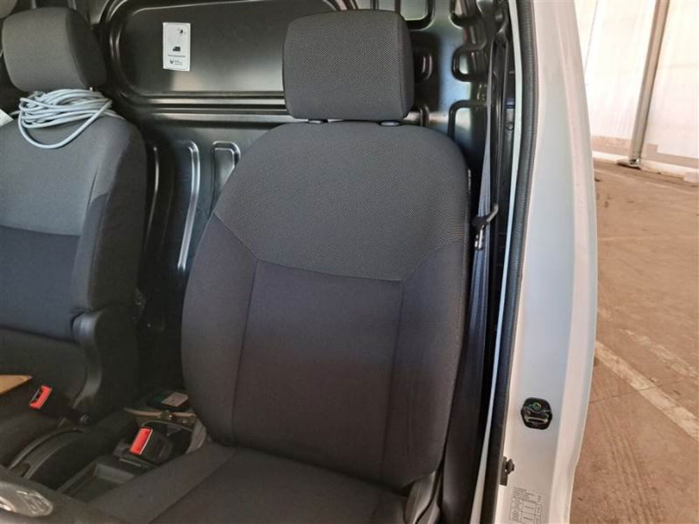 Nissan e-NV200 usata a Salerno (11)