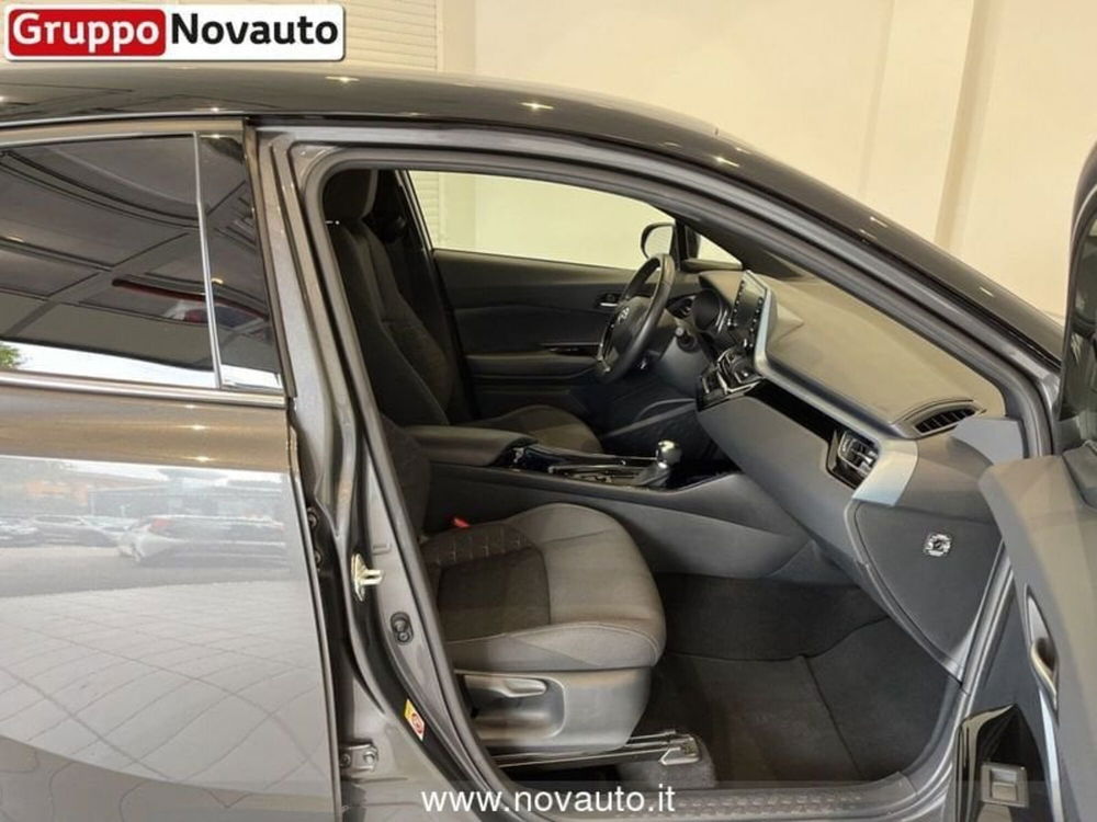 Toyota Toyota C-HR usata a Varese (13)