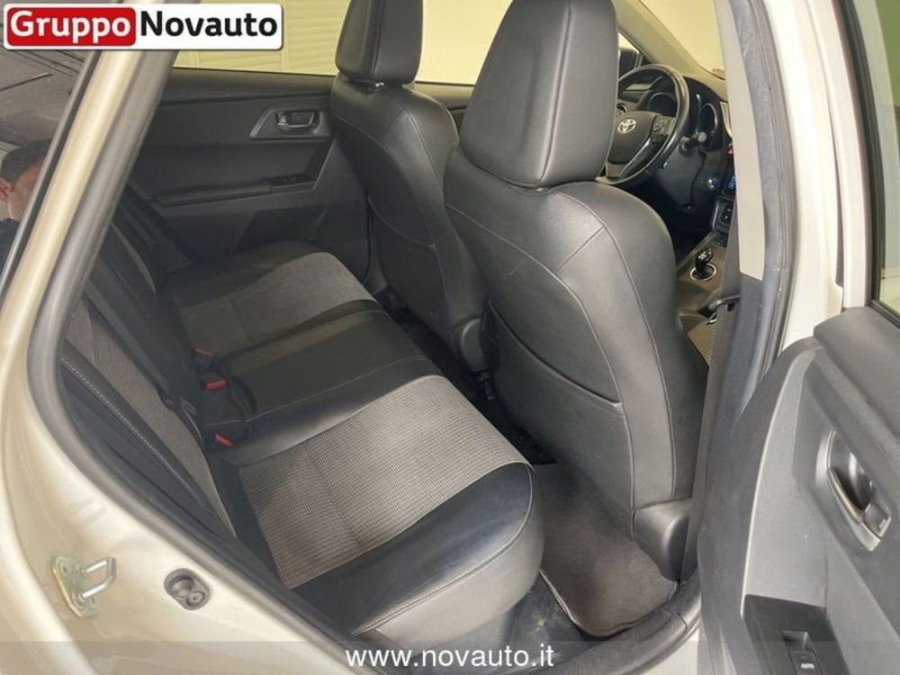 Toyota Auris usata a Varese (6)