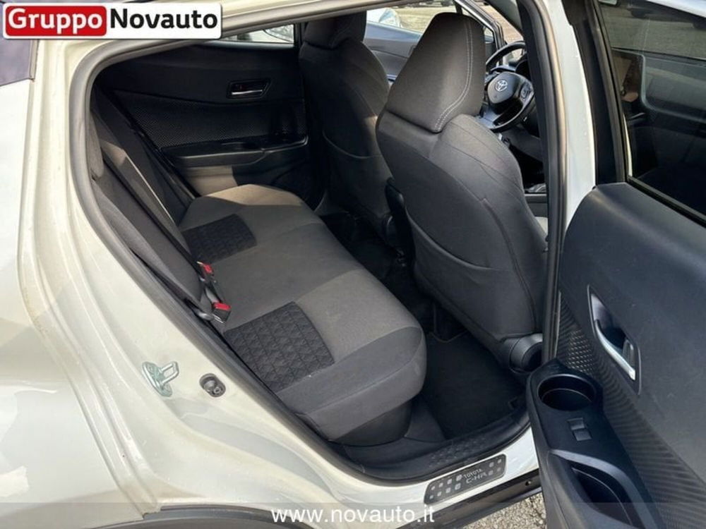 Toyota Toyota C-HR usata a Varese (13)