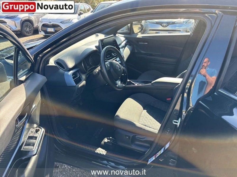 Toyota Toyota C-HR usata a Varese (11)