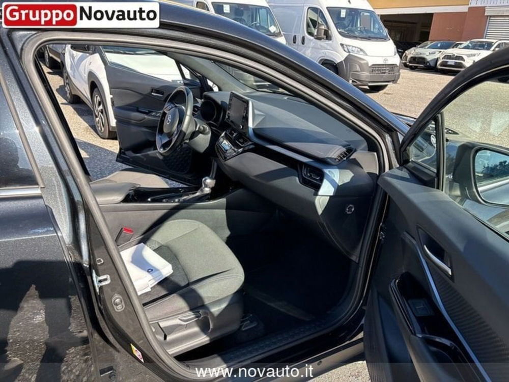 Toyota Toyota C-HR usata a Varese (13)