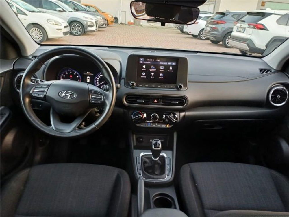 Hyundai Kona usata a Bari (12)