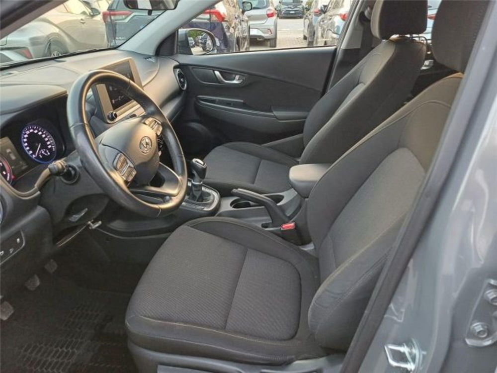 Hyundai Kona usata a Bari (9)