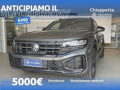 Volkswagen Touareg 3.0 V6 tdi scr R-Line 231cv auto del 2024 usata a Rende