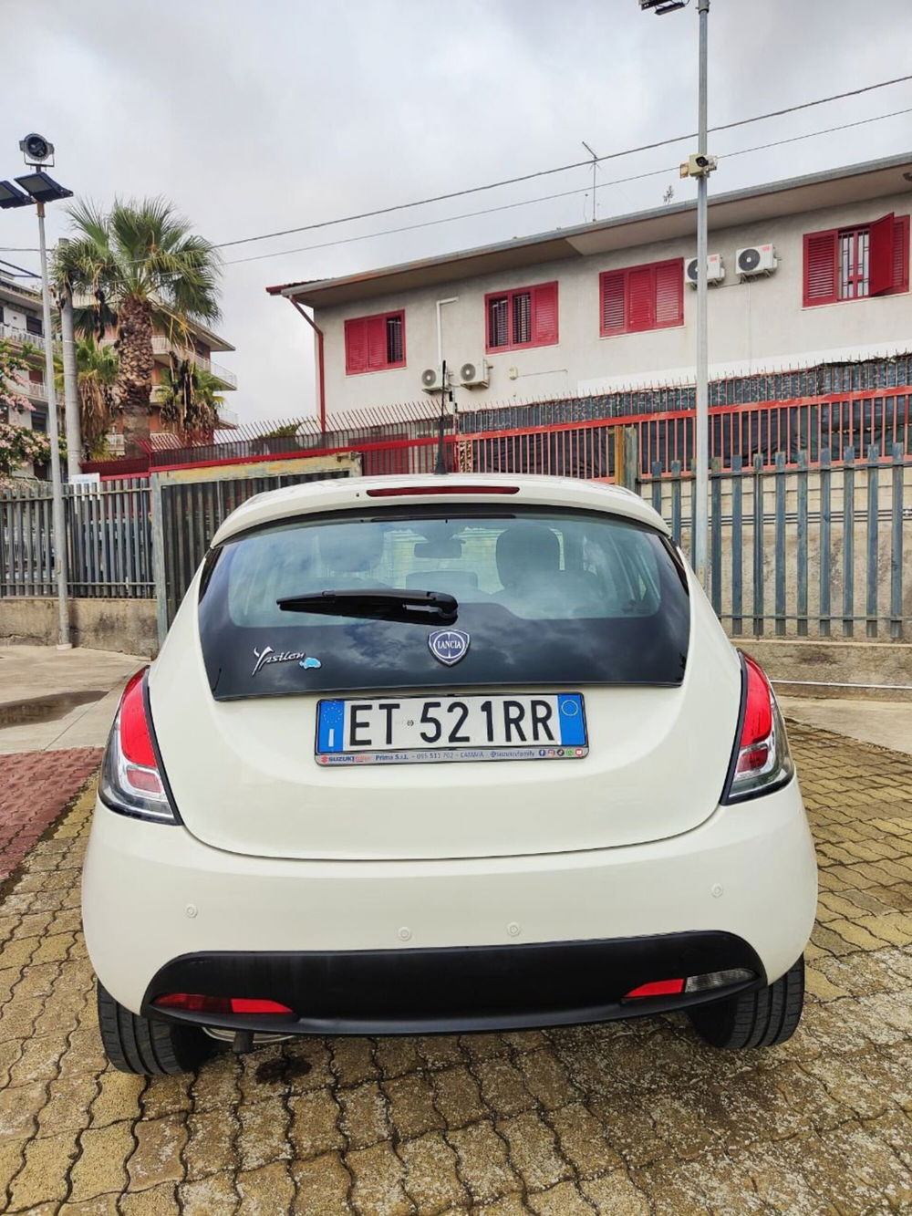 Lancia Ypsilon usata a Catania (8)