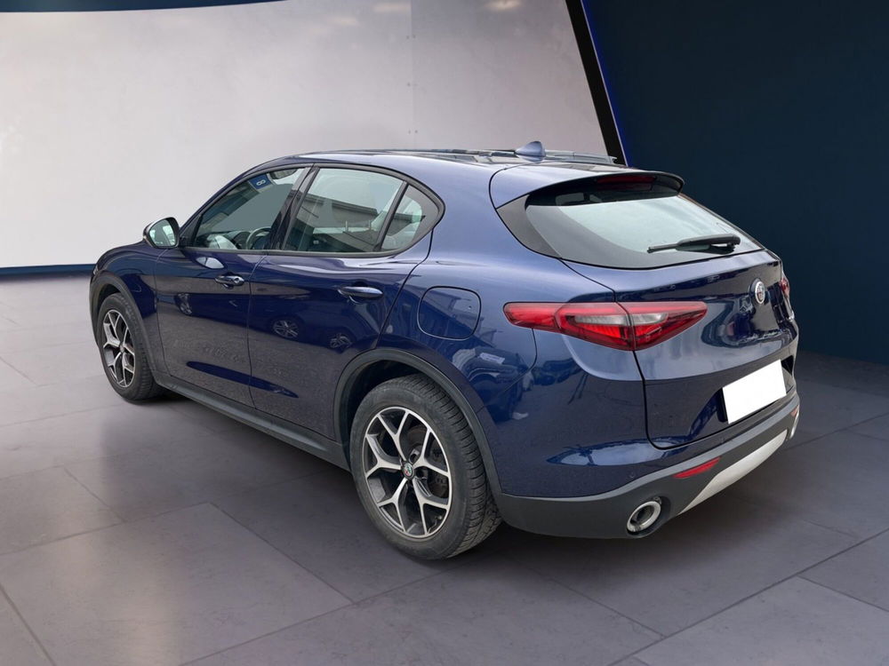 Alfa Romeo Stelvio usata a Torino (4)