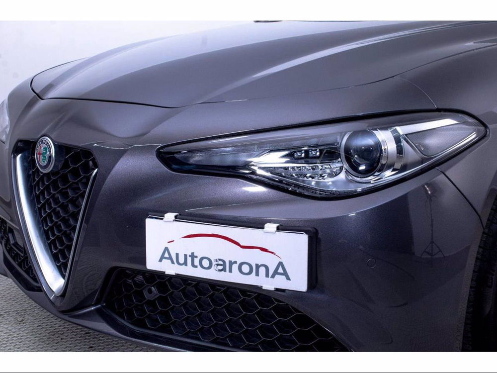 Alfa Romeo Giulia usata a Novara (10)