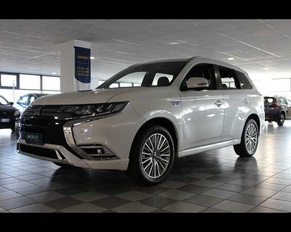 Mitsubishi Outlander usata a Livorno