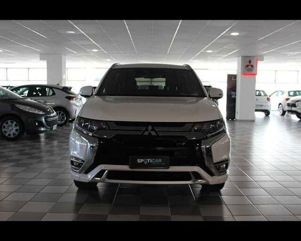 Mitsubishi Outlander usata a Livorno (2)