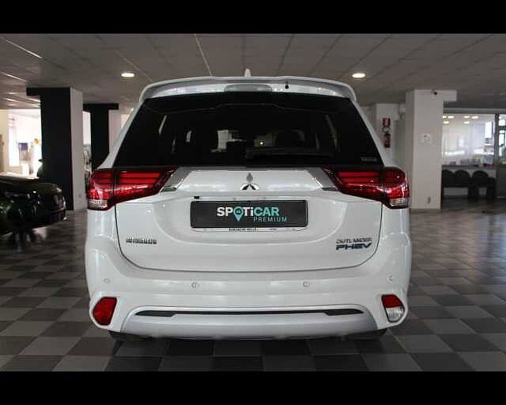 Mitsubishi Outlander usata a Livorno (4)