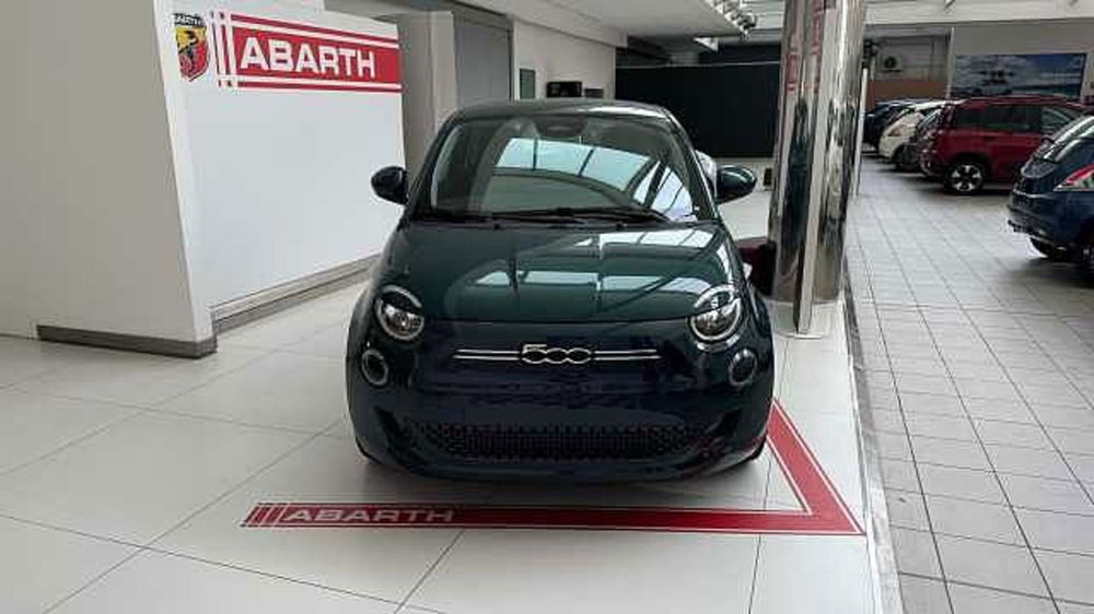 Fiat 500e nuova a Milano (4)