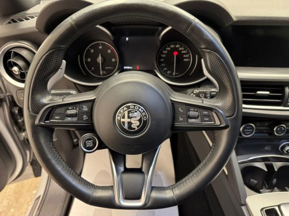 Alfa Romeo Stelvio usata a Biella (11)