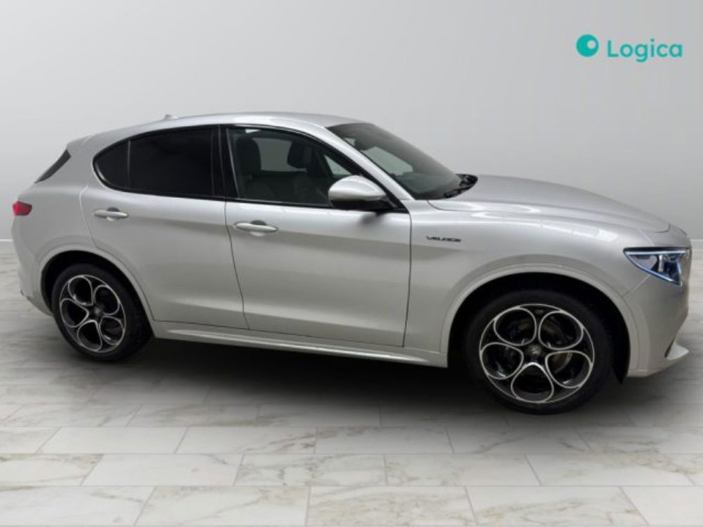 Alfa Romeo Stelvio usata a Biella (8)