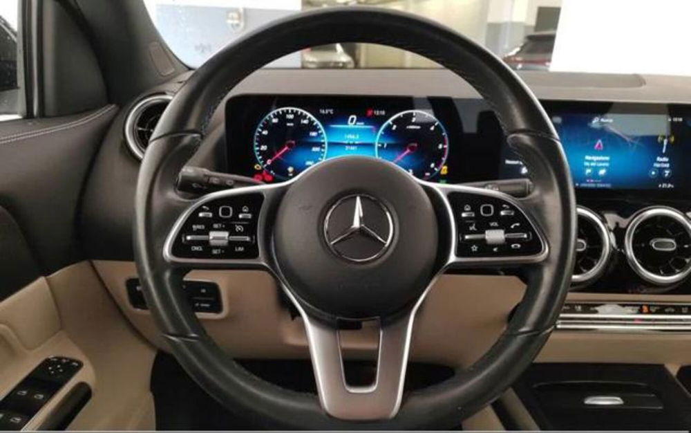 Mercedes-Benz GLA SUV usata a Napoli (6)