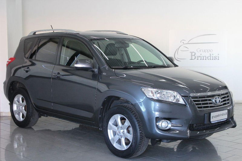 Toyota Rav4 2.2 D-4D 150 CV DPF Exclusive del 2011 usata a Potenza