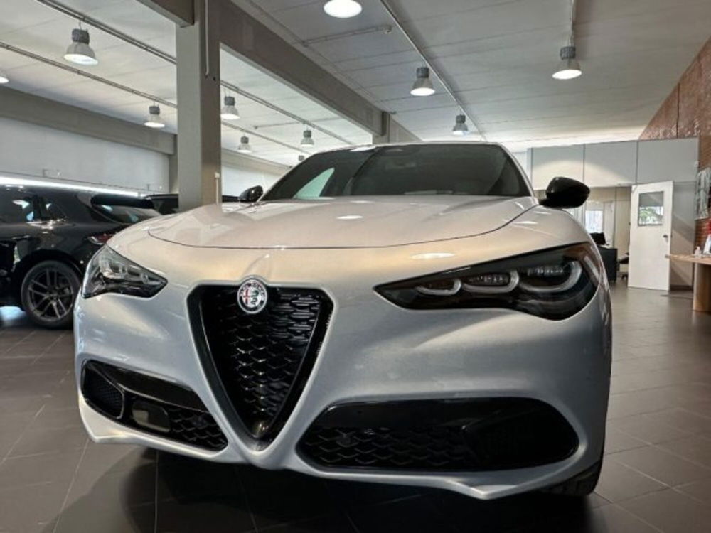 Alfa Romeo Stelvio nuova a Bologna (4)