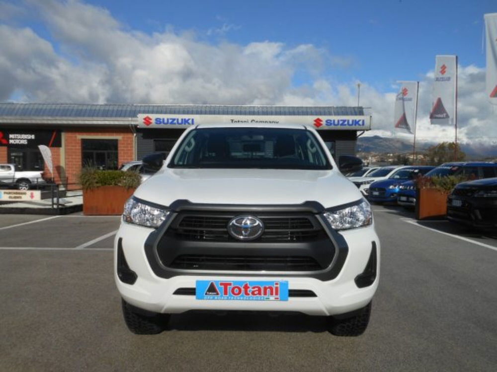 Toyota Hilux nuova a L'Aquila (2)