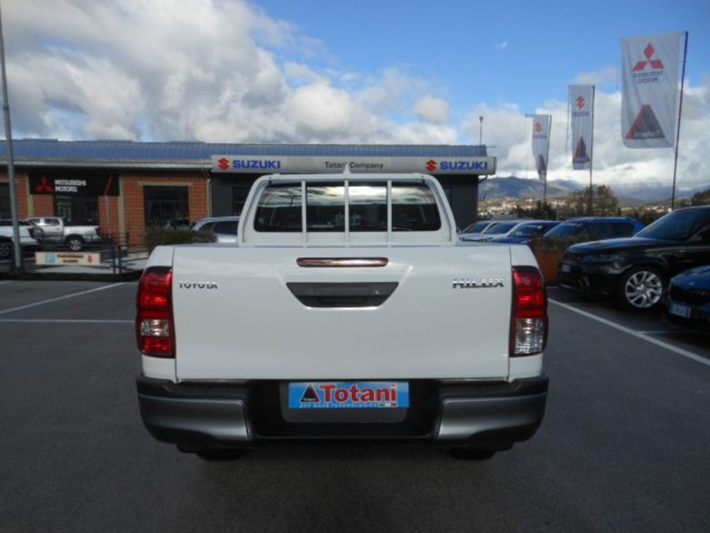 Toyota Hilux nuova a L'Aquila (6)