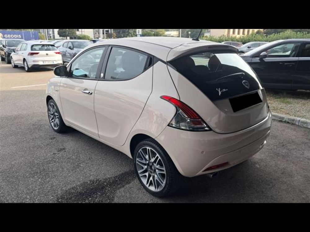 Lancia Ypsilon usata a Asti (7)