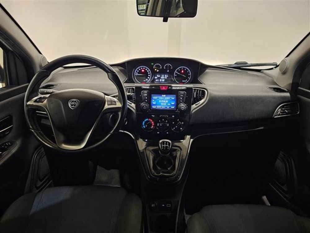 Lancia Ypsilon usata a Palermo (10)