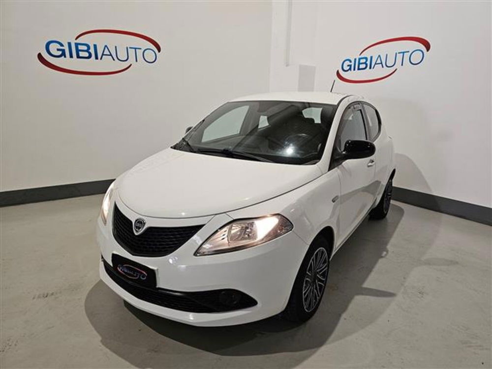 Lancia Ypsilon usata a Palermo (4)