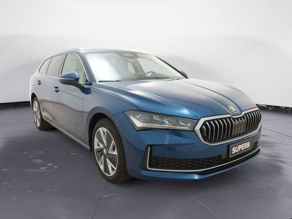 Skoda Superb Station Wagon nuova a Torino (7)