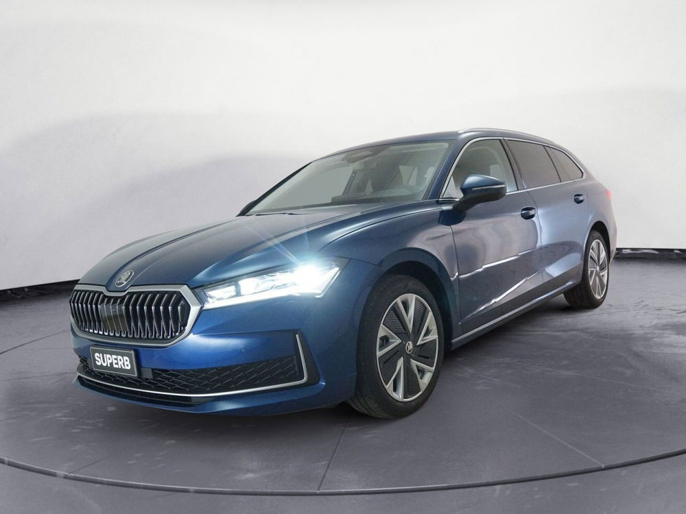 Skoda Superb Station Wagon nuova a Torino (8)