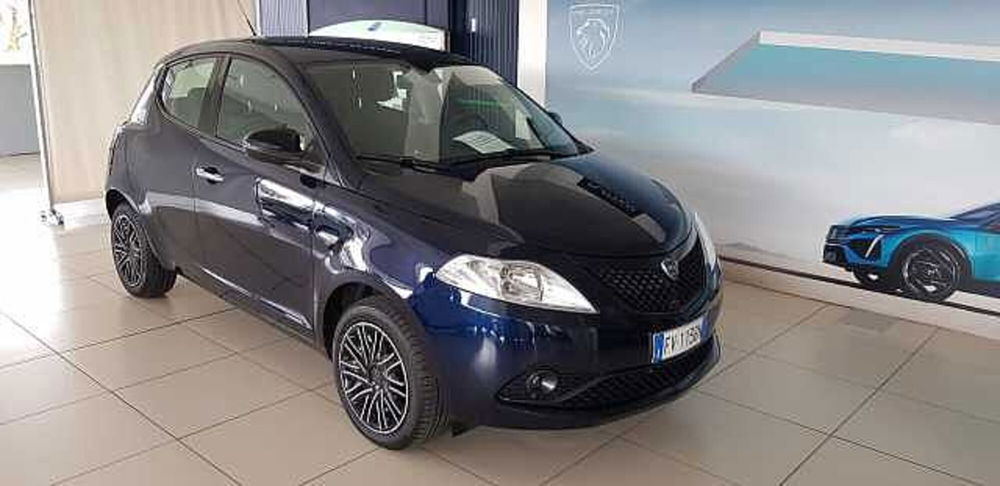 Lancia Ypsilon usata a Pordenone