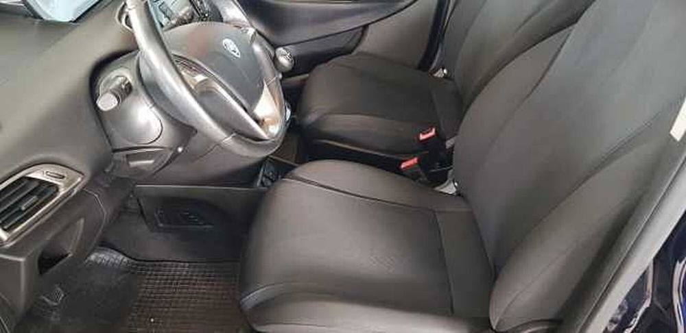 Lancia Ypsilon usata a Pordenone (15)