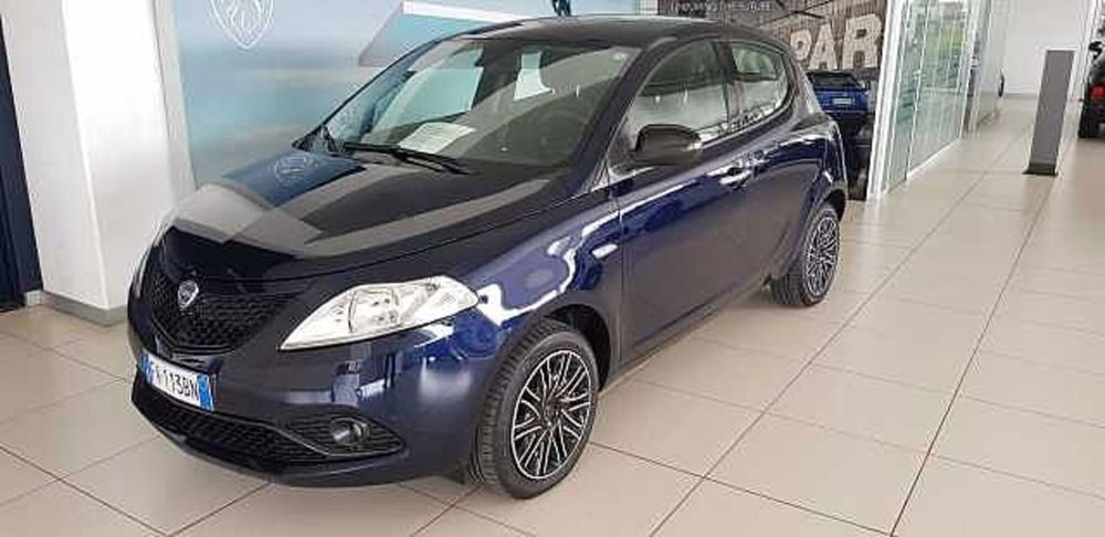 Lancia Ypsilon usata a Pordenone (3)