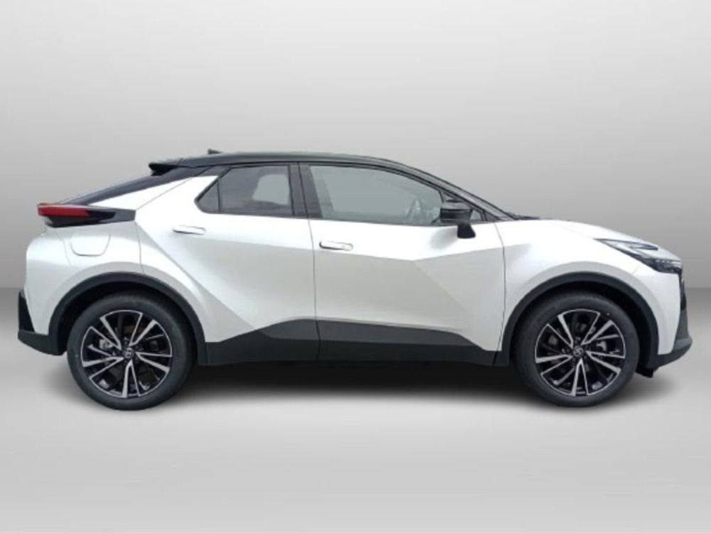 Toyota Toyota C-HR nuova a Sondrio (3)